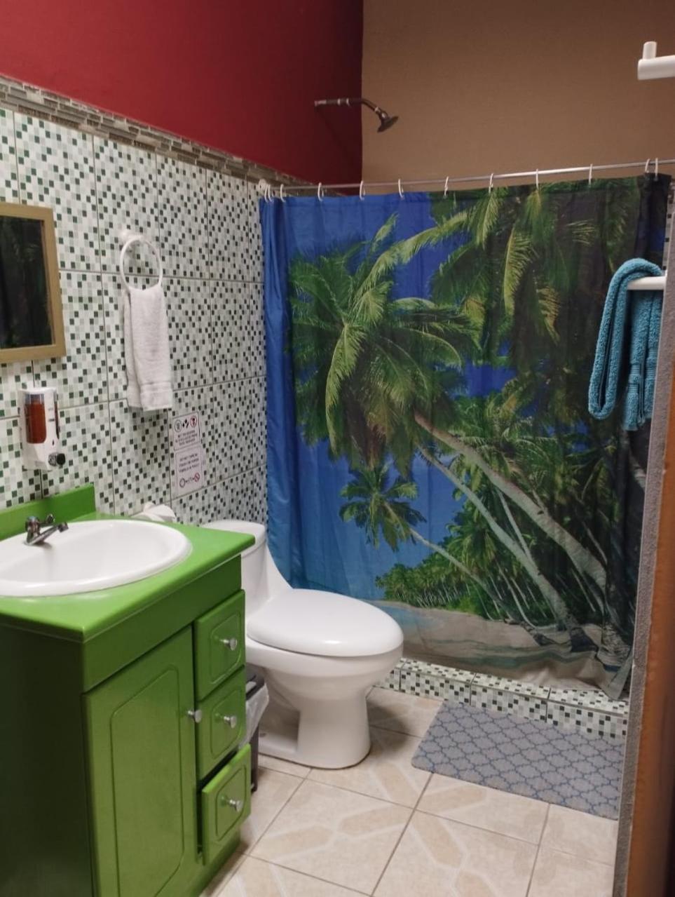 Cabinas Hukats Secret Jungle Puerto Viejo de Talamanca Exterior foto
