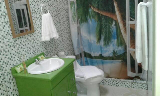 Cabinas Hukats Secret Jungle Puerto Viejo de Talamanca Exterior foto