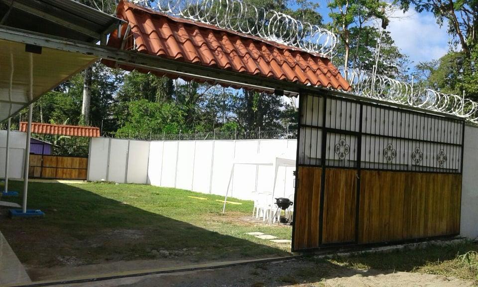 Cabinas Hukats Secret Jungle Puerto Viejo de Talamanca Exterior foto